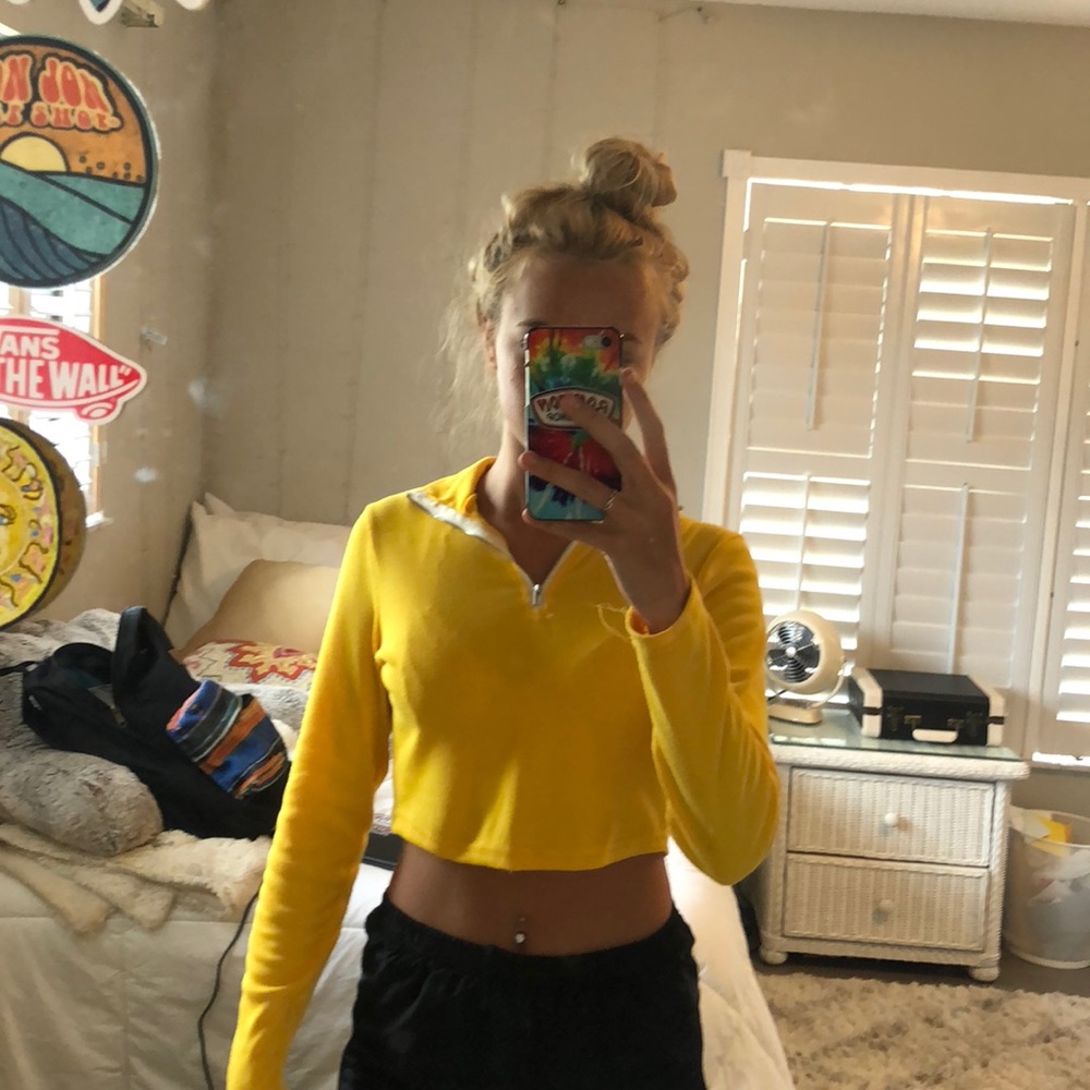 Cropped yellow long sleeve